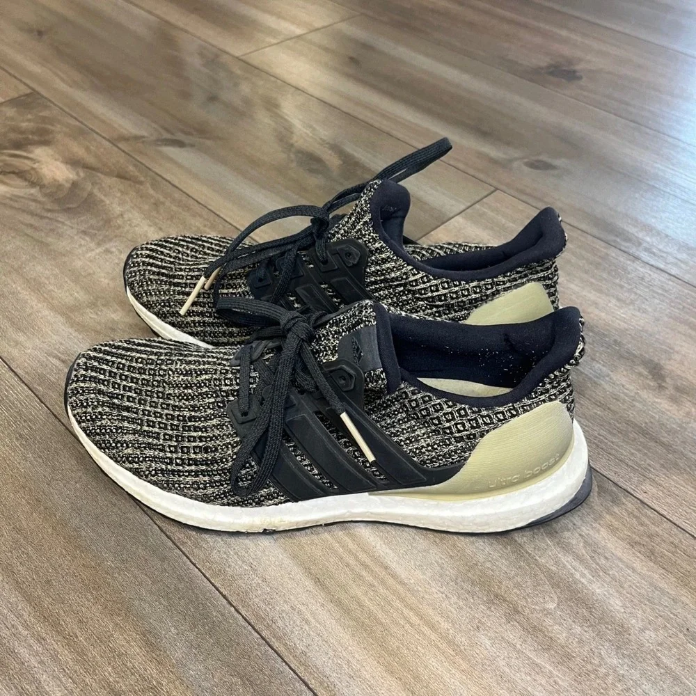 Adidas Ultra Boost 4.0 Running Shoes Women's Size 7.5 or Men‎ 6 Knit Sneakers